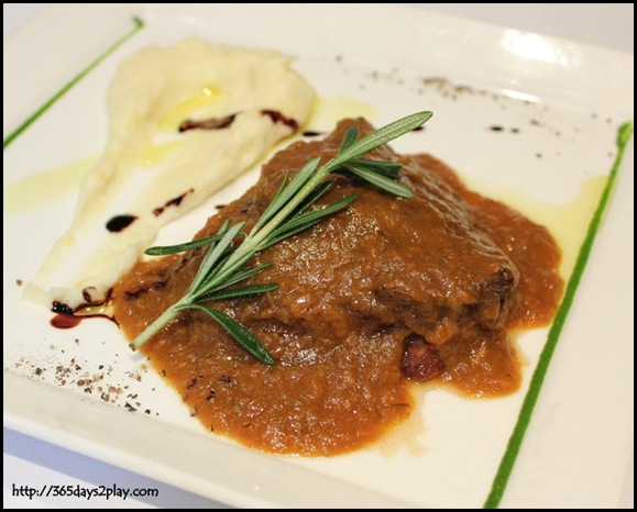 Oso Ristorante - Braised Wagyu beef cheek in Barolo red wine served with lemon mash potato