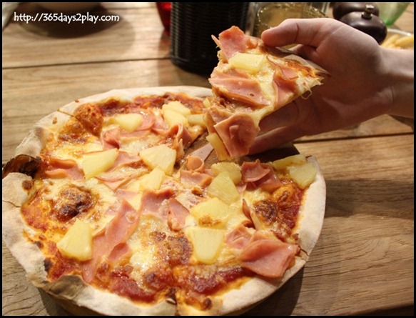 Cafe Melba - Ham and pineapple (Tomatoes, ham, pineapple, mozzarella) 9 inch $18 (2)