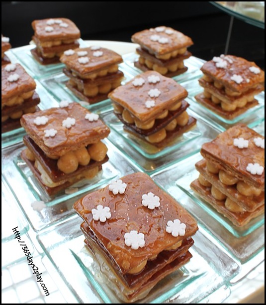 Ritz Carlton Chihuly Lounge Winter Afternoon Tea - Caramel Mille Feuille (2)