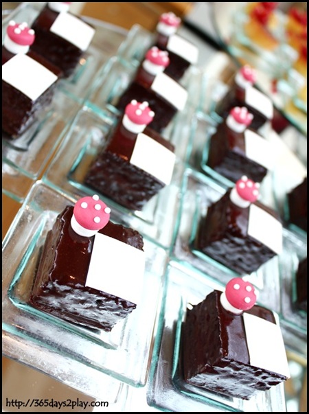Ritz Carlton Chihuly Lounge Winter Afternoon Tea - Chocolate Fudge Cake (3)