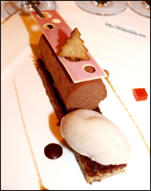 St Regis Brasserie Les Saveurs - Chocolate mousse, hazelnut feuilletine, gingerbread sorbet (7)