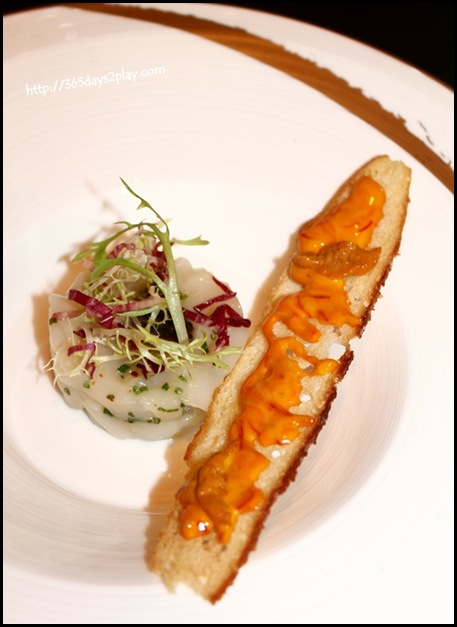 St Regis Brasserie Les Saveurs - Hokkaido Scallop tartare, caviar, sea urchin, rouille toast