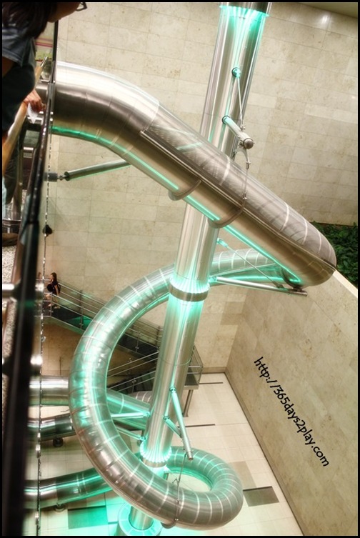 Slide @ T3 Changi Airport