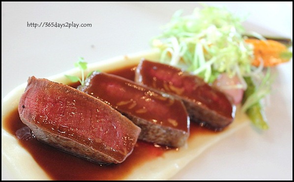 Il Lido Sentosa - Prime Beef Tenderloin with Asparagus and Truffles Sauce (1)