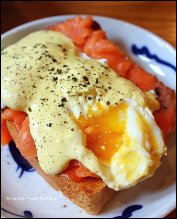 Group Therapy Cafe - Eggs Benedict with Smoked Salmon (5)