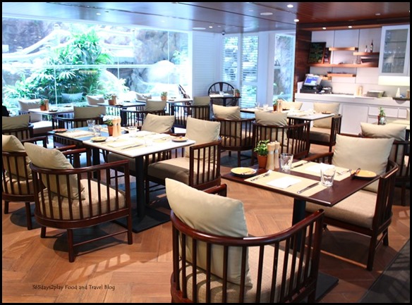 Shangri-La Waterfall Cafe (1)