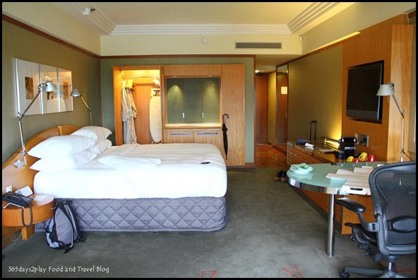 Pan Pacific Singapore Club Room (14)