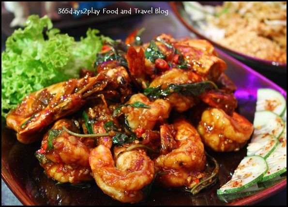 Goong Ka Pao (Stir-fried prawn with Thai Basil)