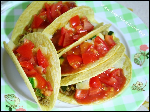 Tacos with Tomato Salsa and Minced Beef (1)