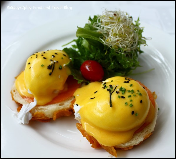 TWG - Eggs Benedict (Homemade toasted English muffins with 2 poached farmhouse eggs served with creamy hollandaise sauce and a choice of smoked salmon or turkey $19 (3)