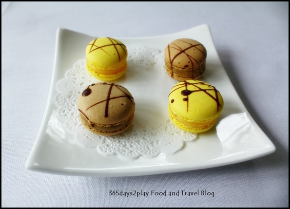 Au Jardin - Petit Fours (2)