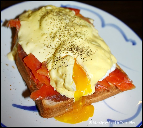 Group Therapy Cafe - Poached Eggs on thick toast, smoked salmon, gruyere, hollandaise sauce $15