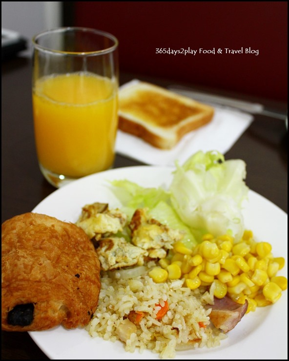 Hotel Clover on Hong Kong Street Buffet Breakfast (2)