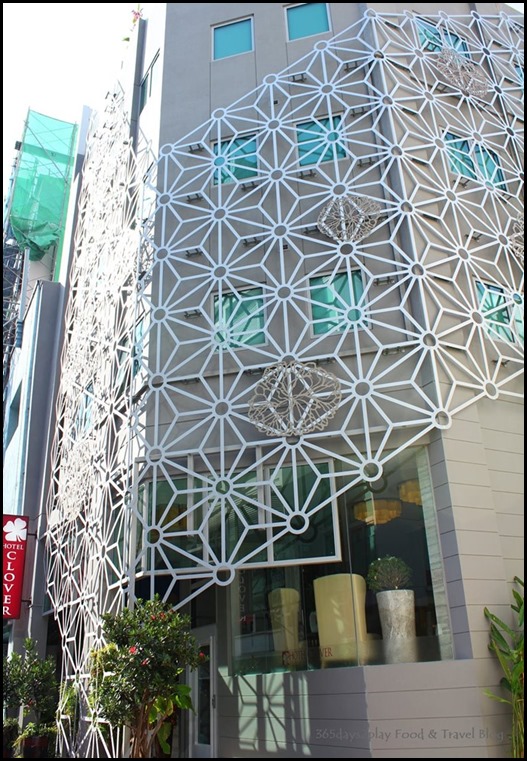 Hotel Clover on Hong Kong Street Facade