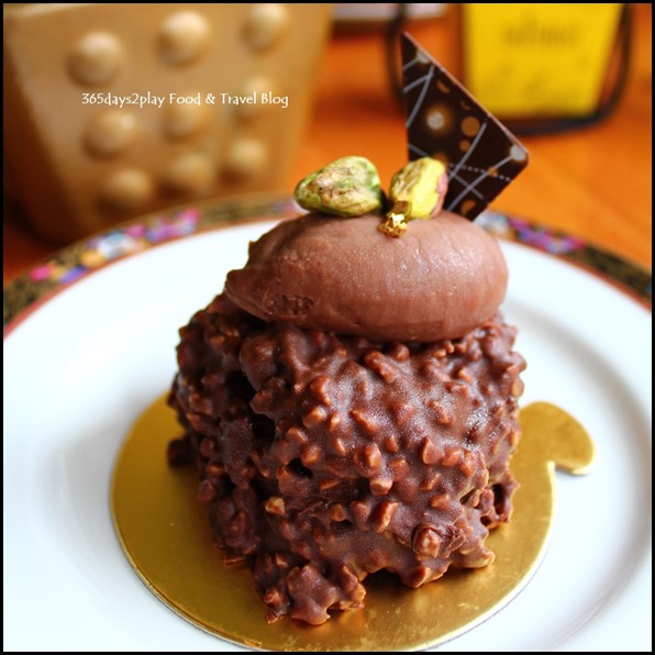 Conrad Singapore - Glazed Macadamia Chocolate fondant $7 nett (1)