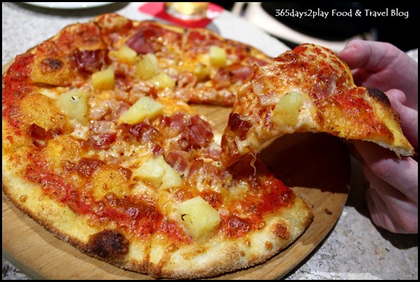 South Coast Bistro Bar Hawaiian Pizza