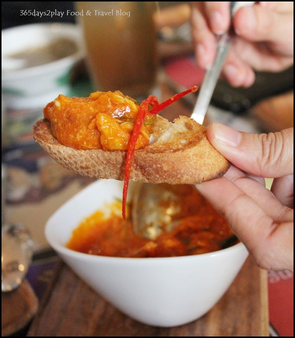 Halia at Raffles - Chilli crab dip, toasted baguette (4)