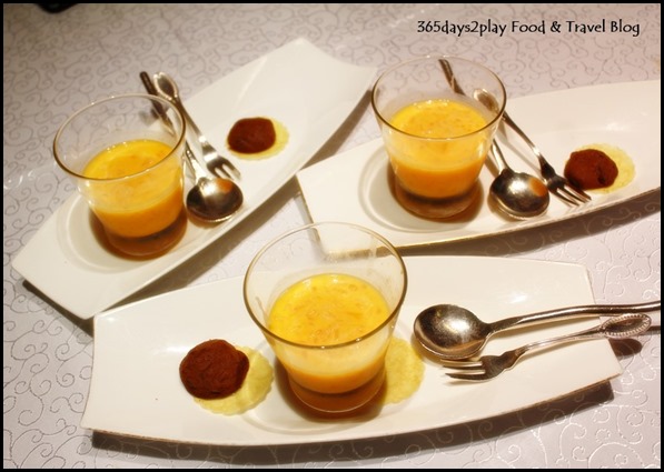 Yan Ting St Regis - Chilled mango sago cream with pomelo served with mini chocolate biscuits