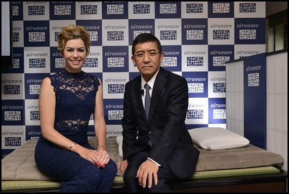 Paula Creamer and CEO and President of airweave, Mr. Motokuni Takaoka