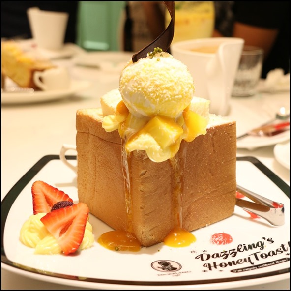 Dazzling Cafe - Mango and Coconut Gelato Honey Toast $18 (2)