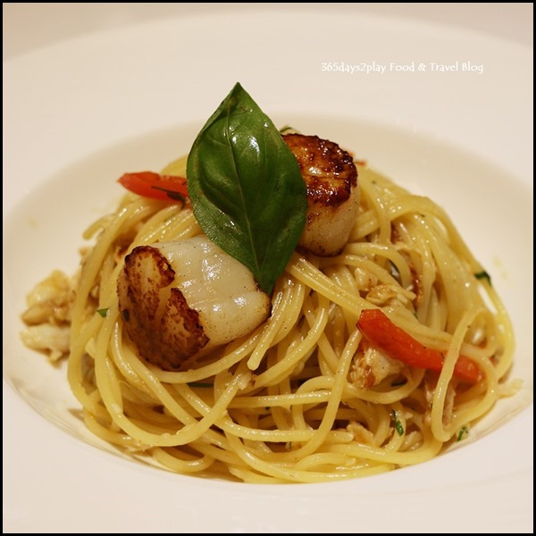 Dazzling Cafe - Scallop and Crabmeat Spaghetti Aglio Olio $18.90