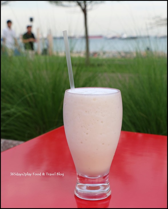 Enak Enak HongKong Teahouse Banana Milkshake