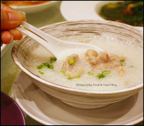 Fengshui Inn Resorts World Singapore - Shredded Chicken Porridge