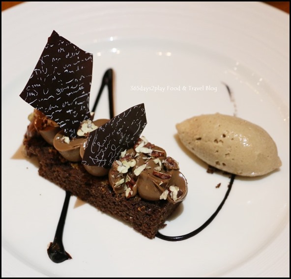 ME@OUE - Caramelised Pecan Biscuit, Gianduja Cremeux, Praline Ice Cream