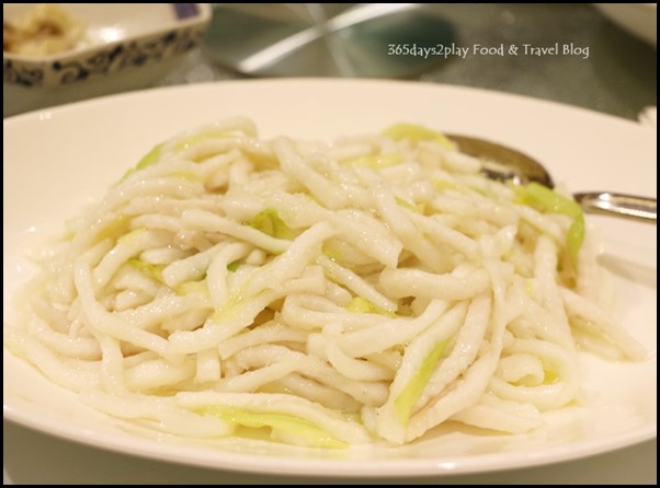 Avenue Joffre - Stir-fried shredded blotched snakehead fish with chinese chives