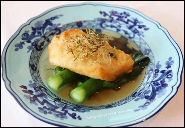 Ritz Carlton Summer Pavilion - Pan-fried sea perch, crispy ginger