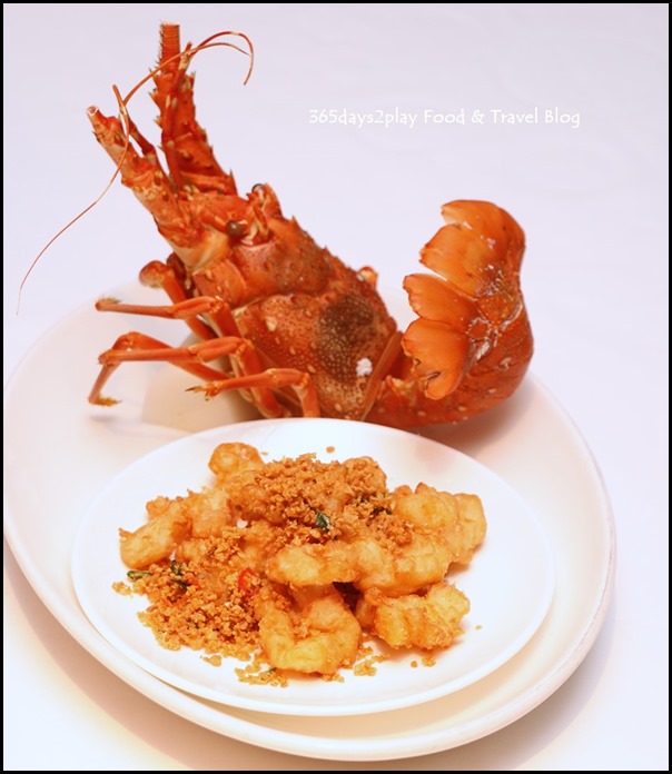 Yan Cantonese Cuisine - Yellowtail Fish & Crispy Lobster Fillet Yu Sheng with Golden Flake in Shun De Style (1)