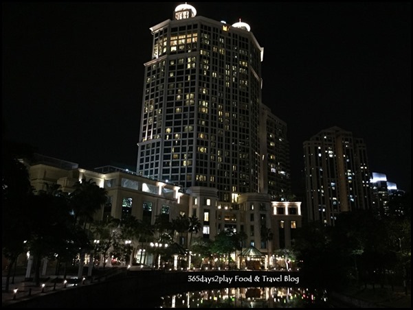 Grand Copthorne Waterfront Hotel at night