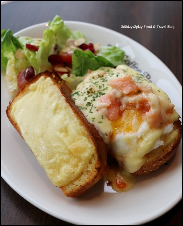 The Coffee Bean - Smoked Salmon Sandwich (1)