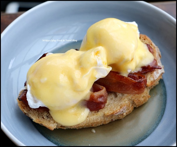 Monti Sunday Brunch - Eggs Benedict (2)