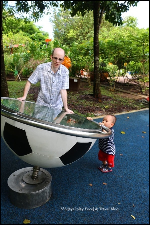 Baby Edward having fun at Hort Park (35)