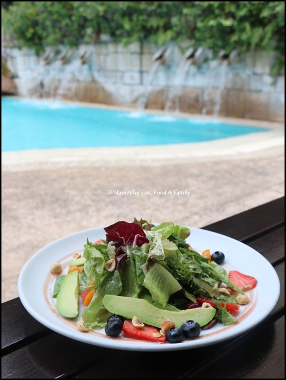 Blue Potato -Fresh Berries and Avocado Salad (1)