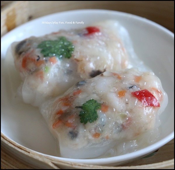 Dragon Bowl Restaurant - Steamed Crystal Prawn Roll $4.80