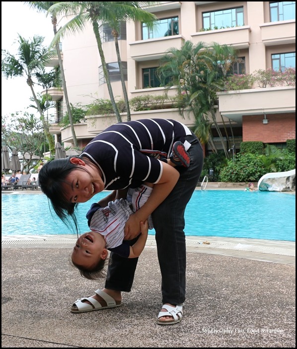 Having fun at Swissotel Merchant Court poolside (1)