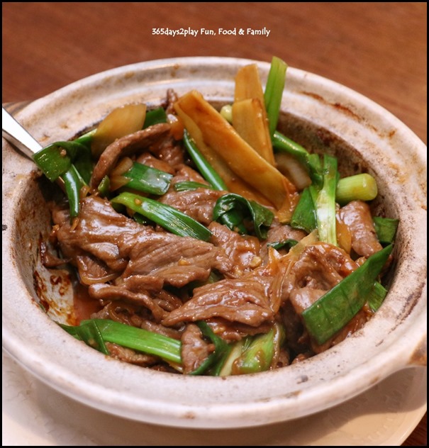 Hai Tien Lo Claypot dishes - Beef with ginger spring onion in superior oyster sauce