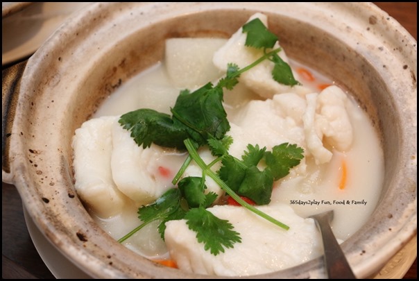 Hai Tien Lo Claypot dishes - Claypot sliced grouper with winter melon in supreme fish broth