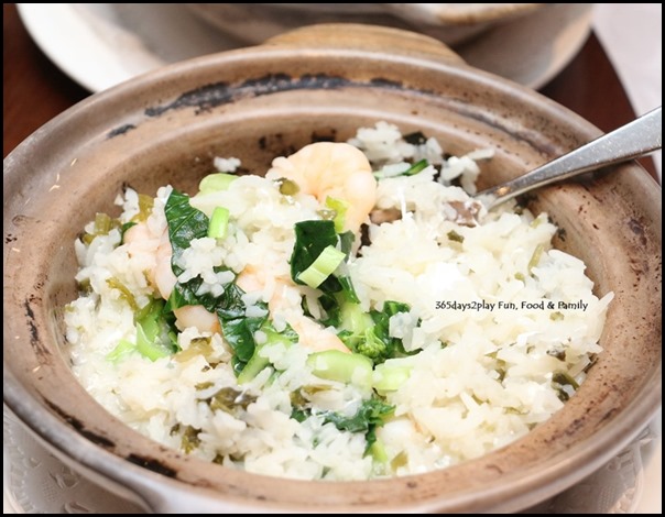 Hai Tien Lo Claypot dishes - Poached rice with prawns and preserved veg