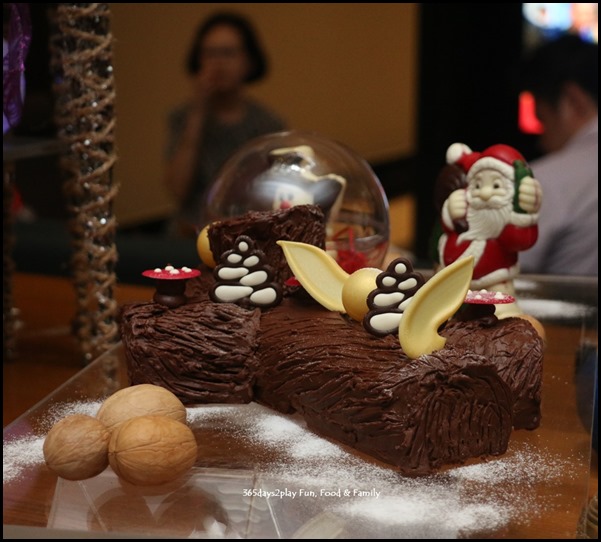 Festive Log Cakes and chocolates at Swissotel Merchant court (6)