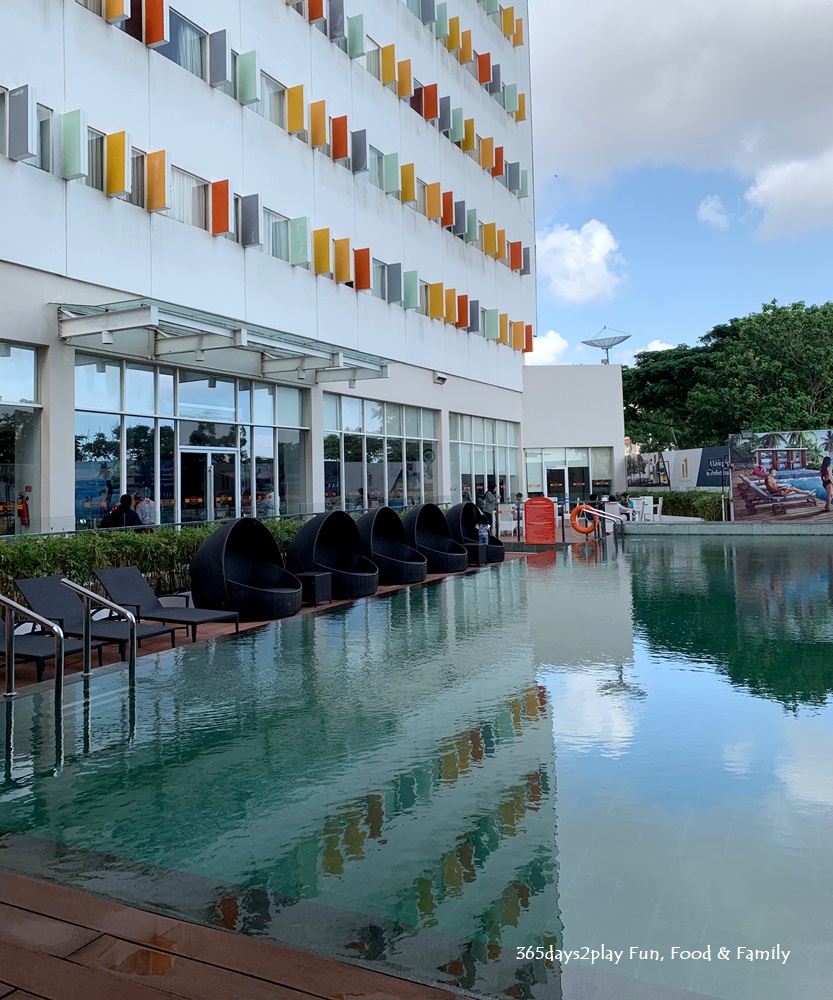 HARRIS Hotel Batam Centre Swimming Pool