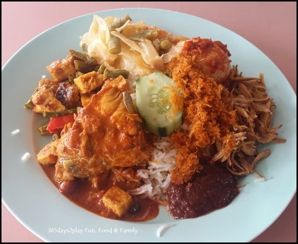 Jalan Benaan Kapal Food Centre Nasi Lemak (1)