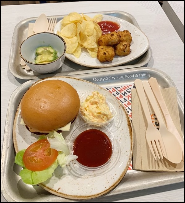 Pink Fish at Jewel Changi Airport - Do it yourself burger